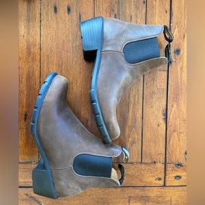 Blundstone Heeled Boots Style #1673 Antique Brown US size 9.5